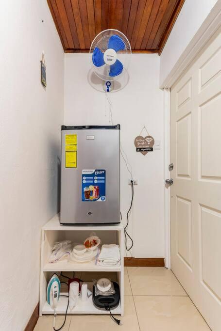 Private Bedroom 10 Minutes From The Sjo Airport Alajuela Esterno foto